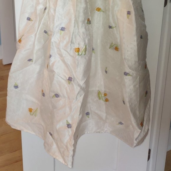 White Floral Midi Dress - Picture 5 of 10